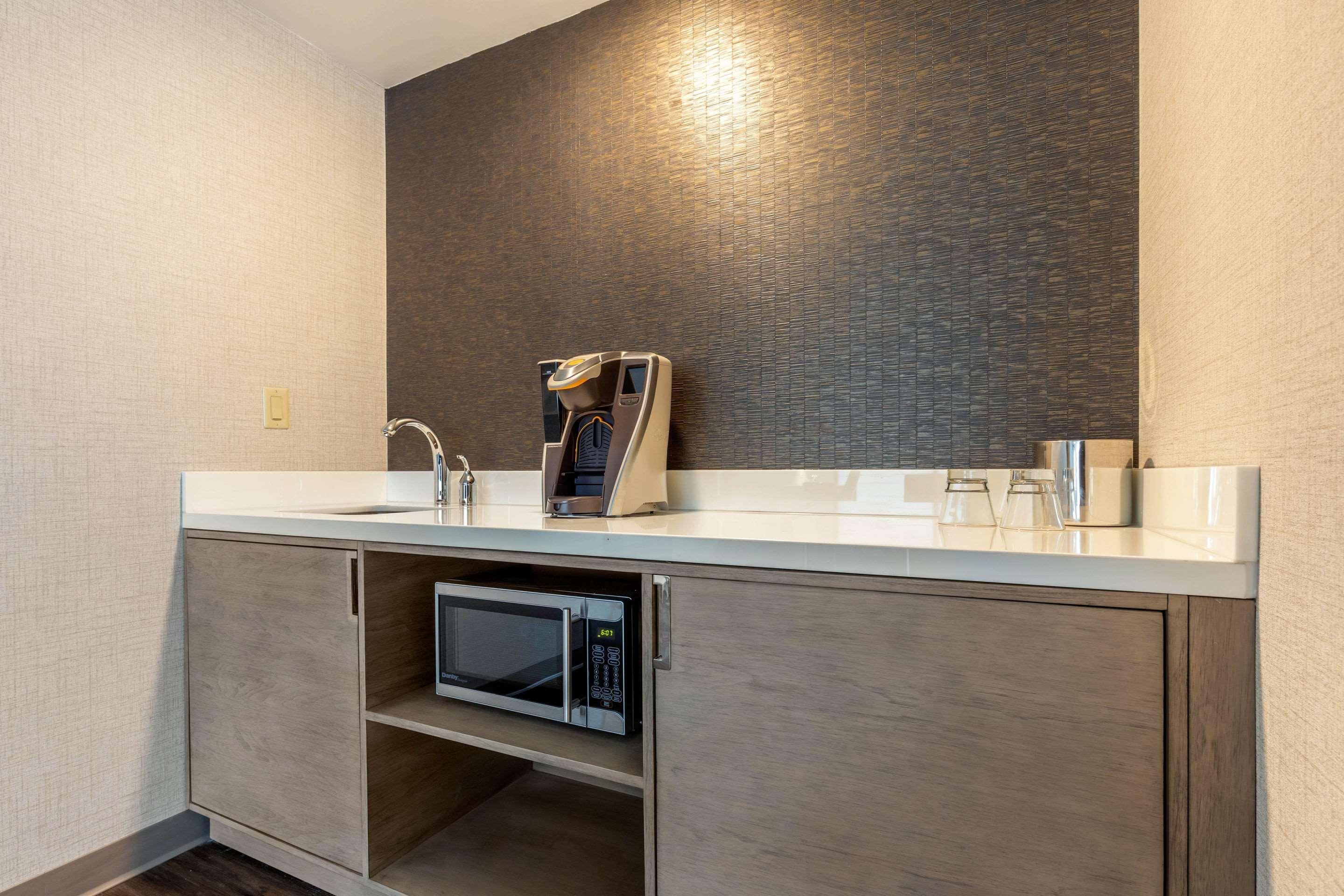 Cambria Hotel Milwaukee Downtown Exterior foto